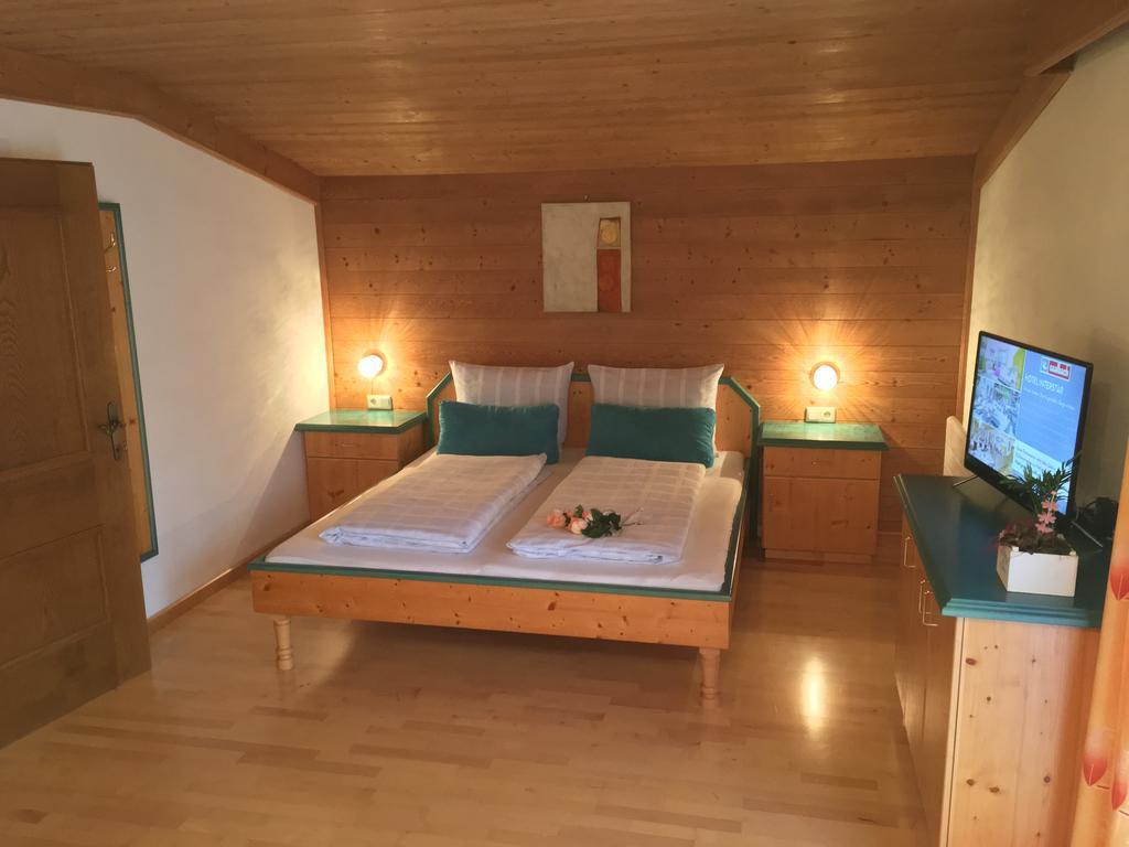 Landhaus Taxach ซาลบาคฮินเทอร์เกลมม์ ภายนอก รูปภาพ