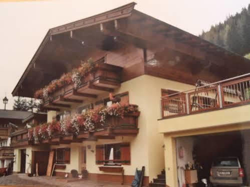 Landhaus Taxach ซาลบาคฮินเทอร์เกลมม์ ภายนอก รูปภาพ
