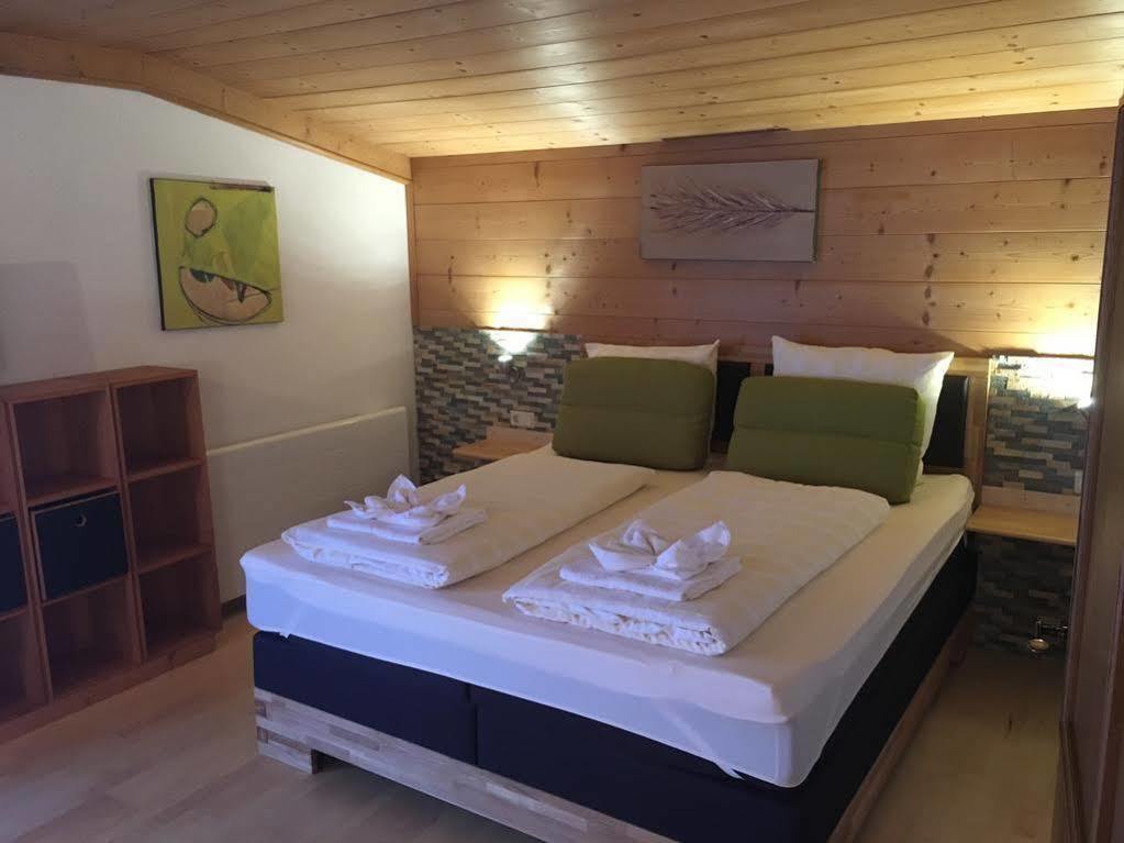 Landhaus Taxach ซาลบาคฮินเทอร์เกลมม์ ภายนอก รูปภาพ